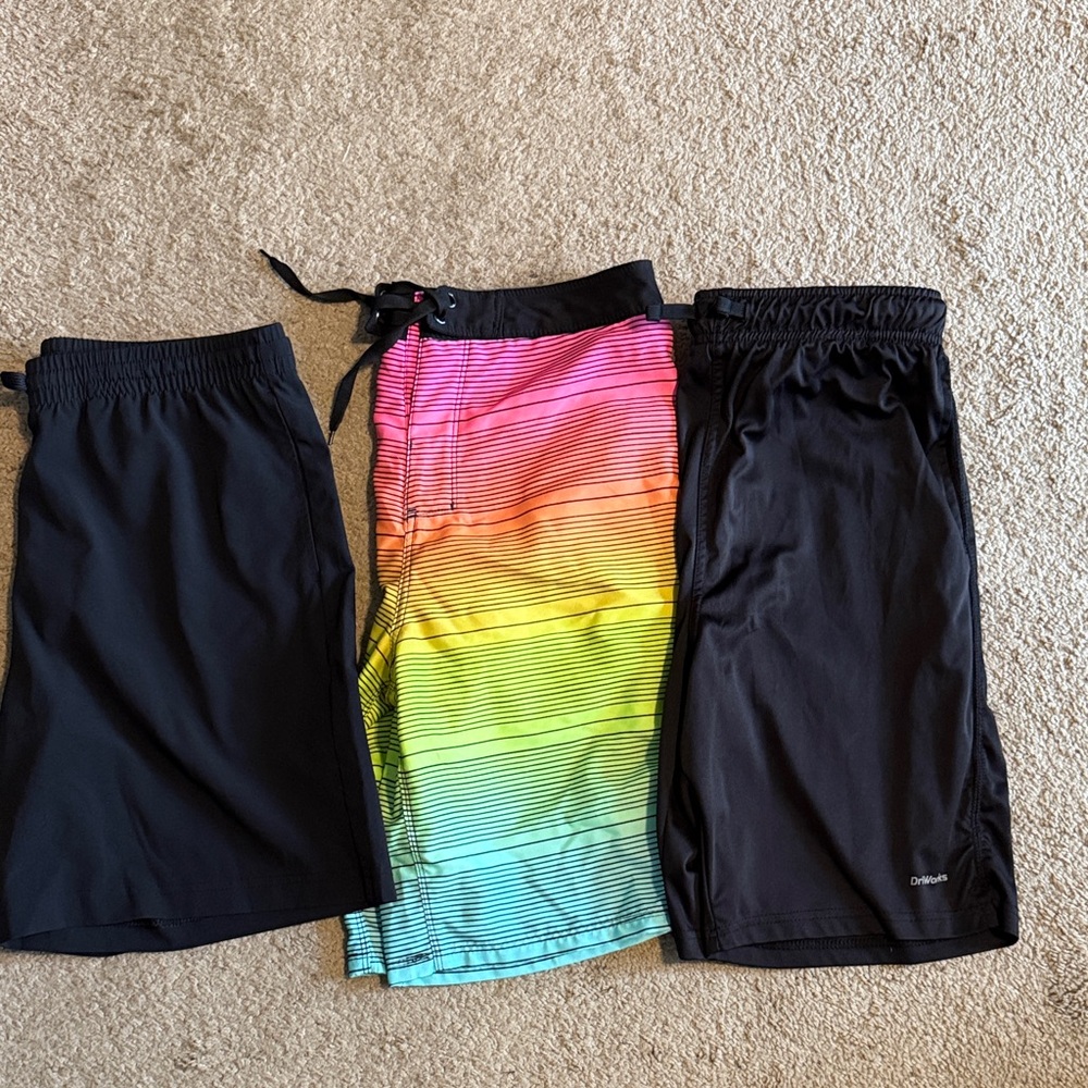 Boys size 18/XL Shorts